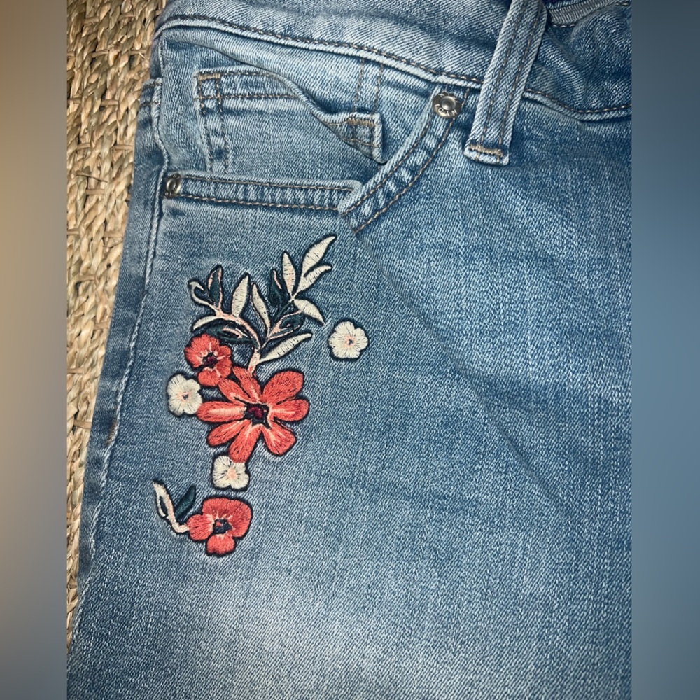 NYDJ Alina Ankle Floral Embroidery Jeans. - Picture 2 of 5